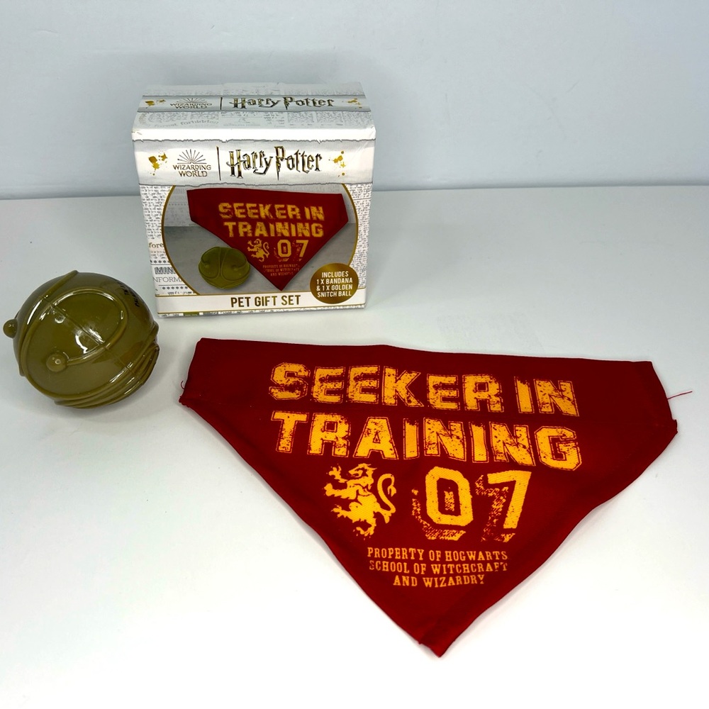 Harry Potter Pet Seeker In Training Bandana & Golden Snitch Ball